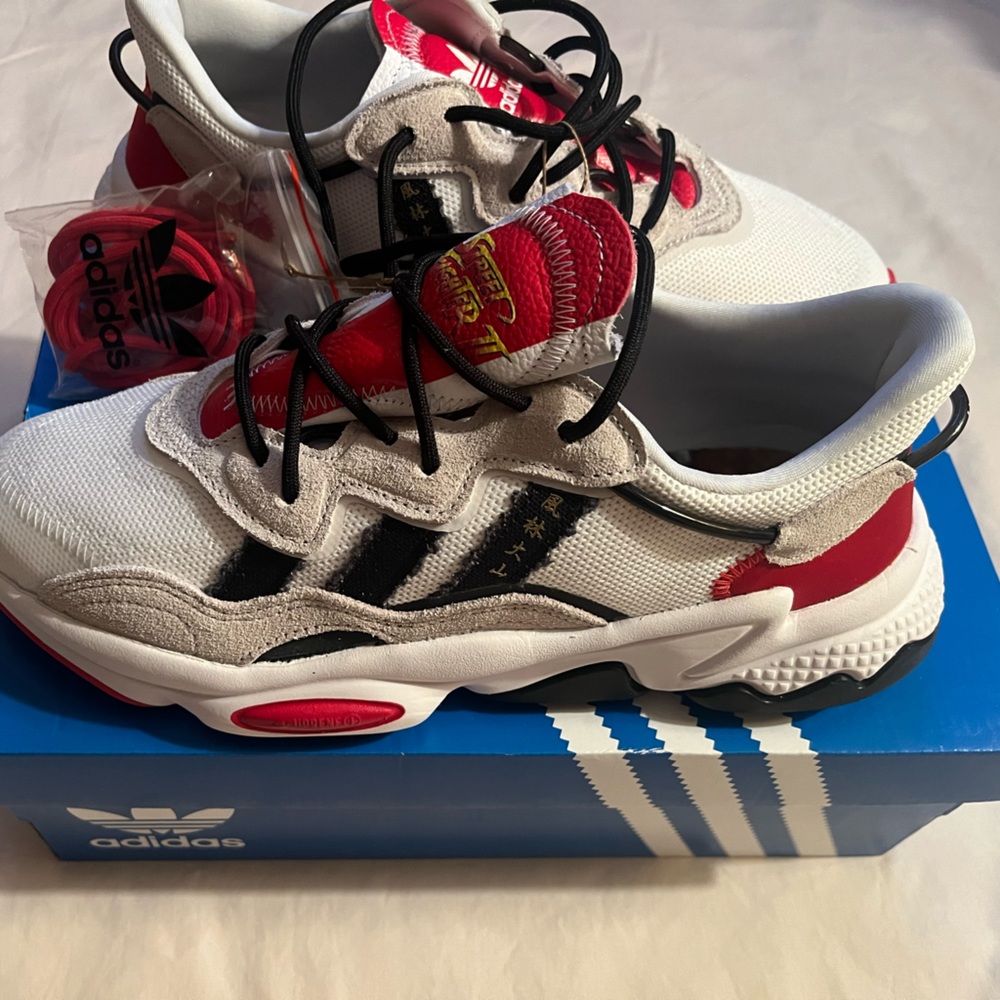 !!NEW!! Adidas Men Ozweego BAIT x Street Fighter x Ryu - Picture 8 of 9